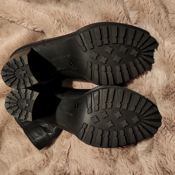 ☘️Lucky Brand Bootsies - Picture 6 of 8